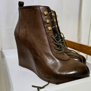 Heel boots
